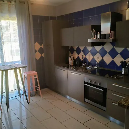 Post A Post 아파트 *